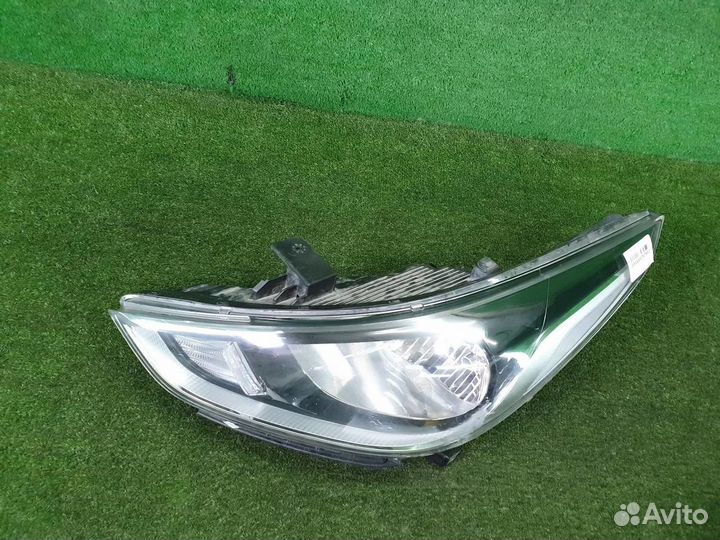 Фара левая Hyundai Solaris