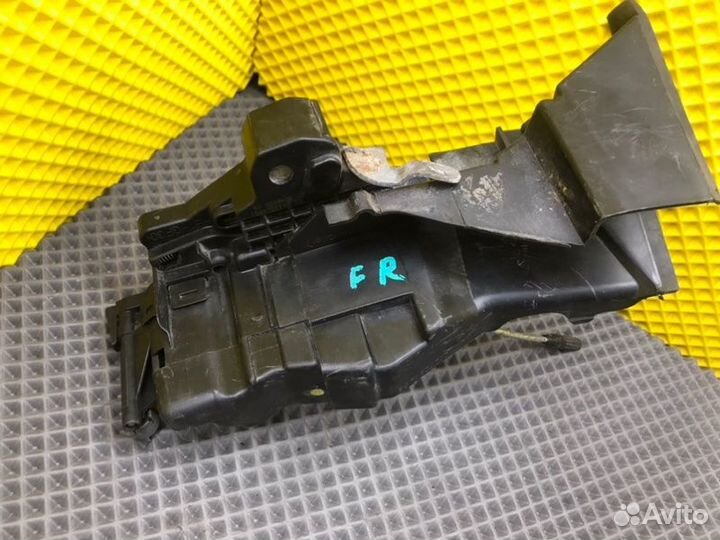 Замок двери передний правый Mercedes-Benz C-Class