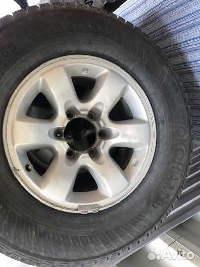 Yokohama Ice Guard IG65 265/70 R16