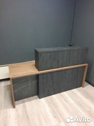 Стойка ресепшен