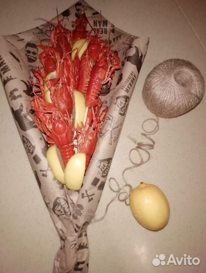 Раки свежие, варёные, букеты из рака