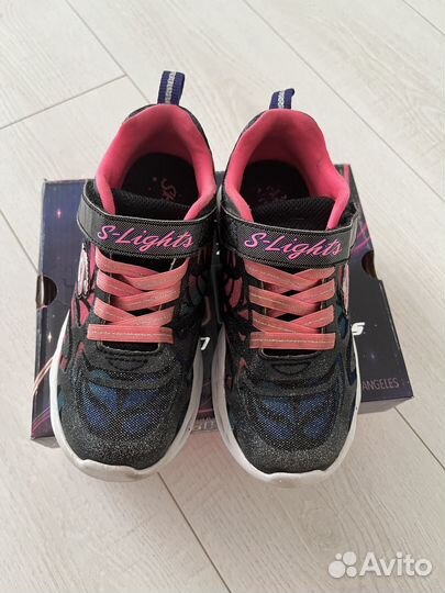 Кроссовки для девочки skechers