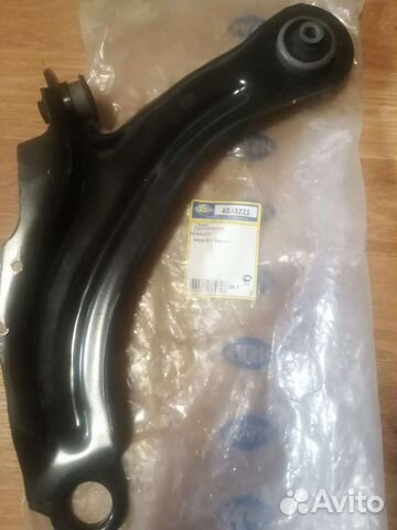 Левый рычаг подвески Рено Сценик 2