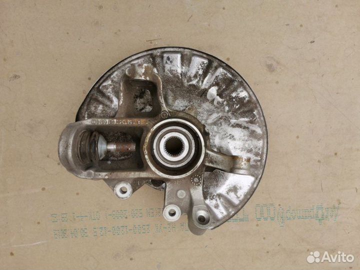 Поворотный кулак левый Mercedes Ml X166