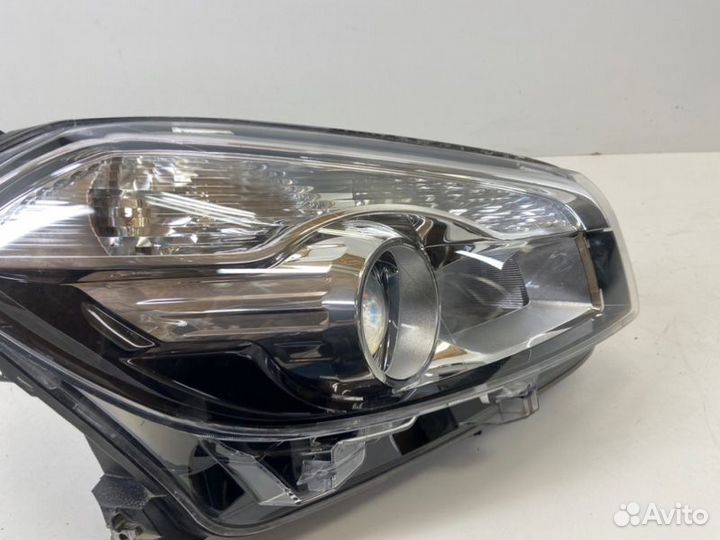 Фара правая Nissan Qashqai J10 2010-2014