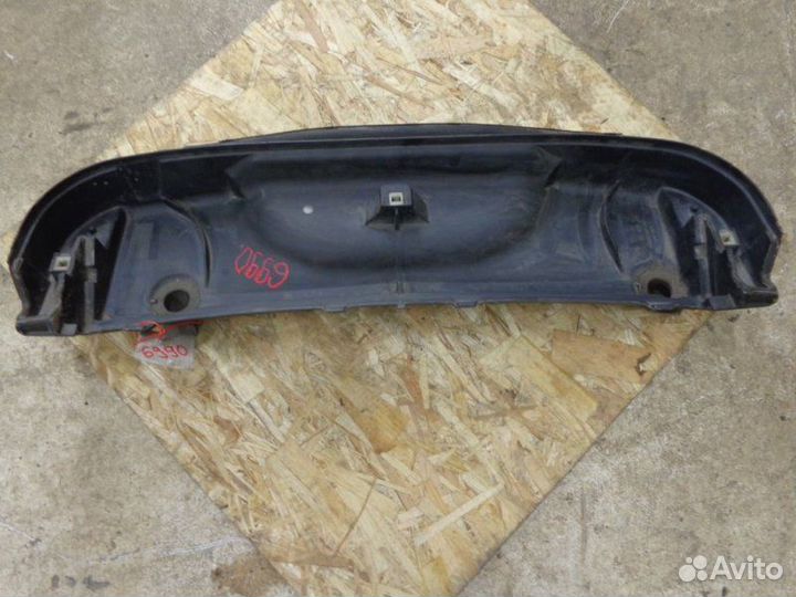 Жабо Volkswagen Touareg 7L6 BAR