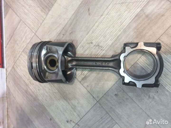 Поршень шатун Nissan X-Trail T30 YD22ETI