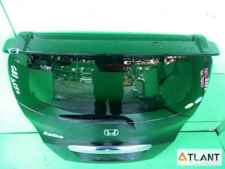 Дверь задняя honda freed spike