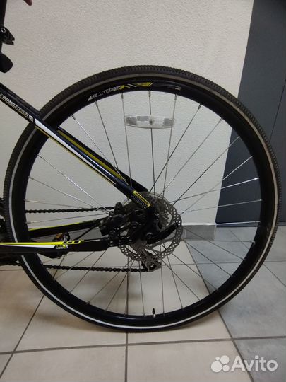 Велосипед: GT Transeo 3.0