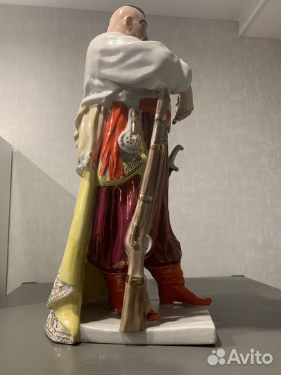 Фарфоровая статуэтка Тарас Бульба 50 см