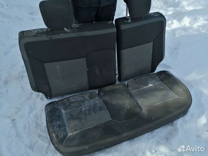 Задний ряд сидений Chevrolet Cobalt