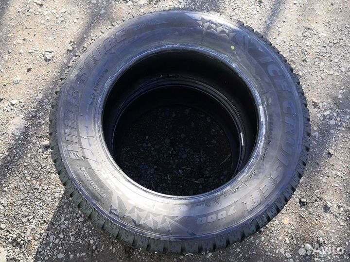Bridgestone Ice Cruiser 7000 235/60 R16