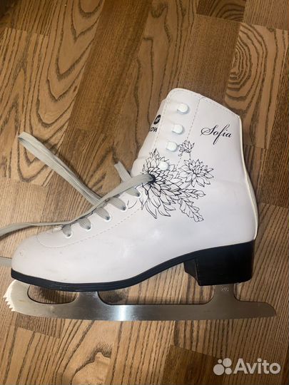 Коньки фигурные 39 размер