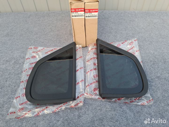 Обрамление стекла кузова Kia Venga левое