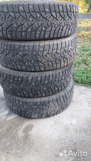 Bridgestone Blizzak Spike-02 185/65 R15 88T