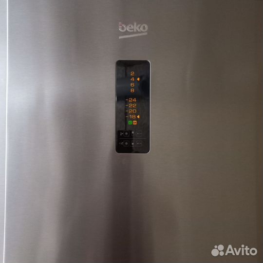 Холодильник с морозильной камерой. Доставка