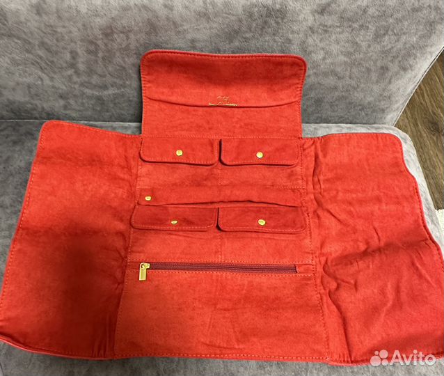 Новый футляр для украшений Carolina Herrera