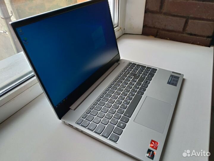 Lenovo 15