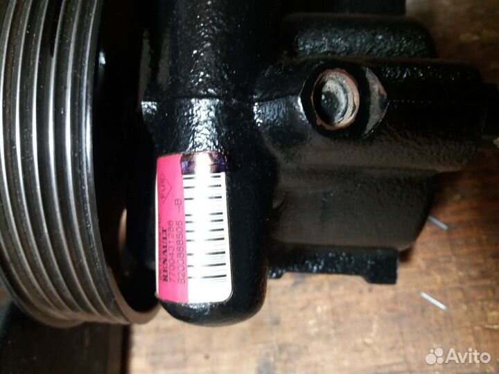 Насос гур. Рено логан 1