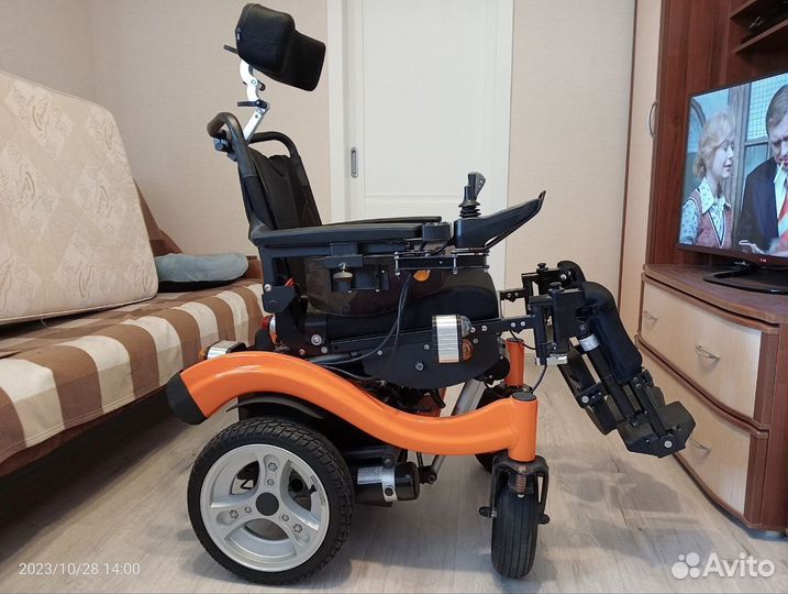 Инвалидная коляска с электроприводом MET Adventure