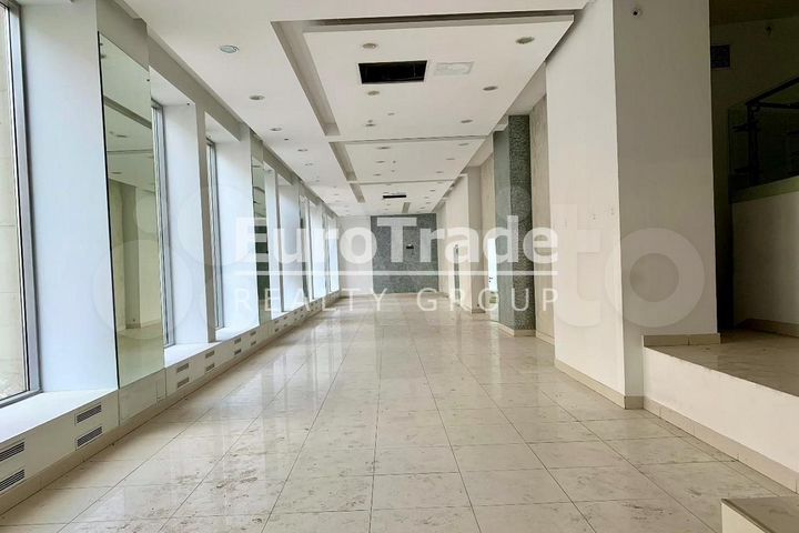 Сдам торговое помещение, 247 м²