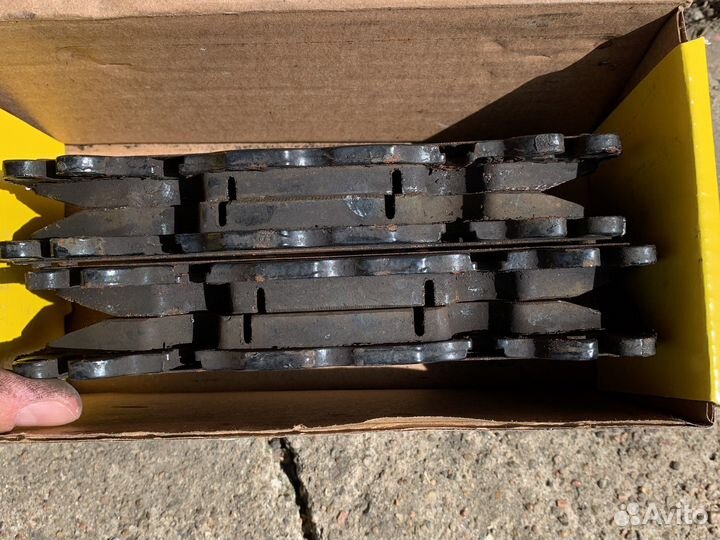 Передние колодки Brembo на Range Rover, 1000 км