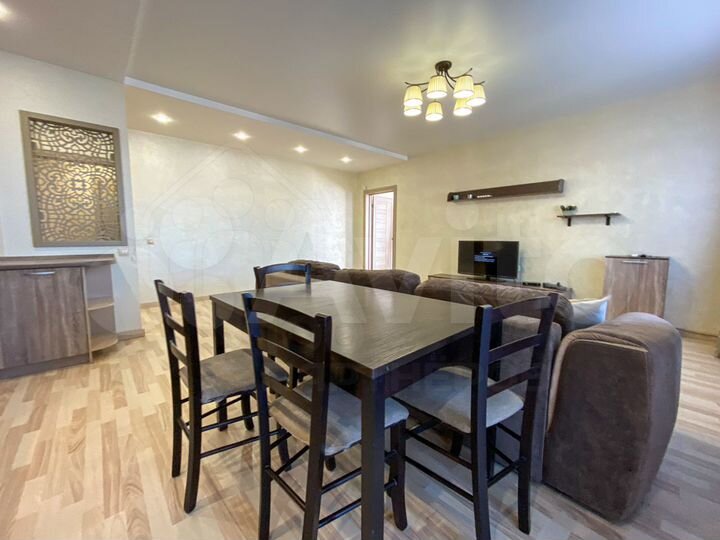 3-к. квартира, 100 м², 8/16 эт.