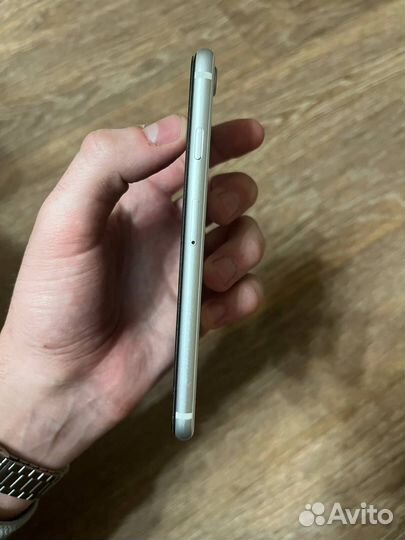 iPhone SE (2020), 64 ГБ