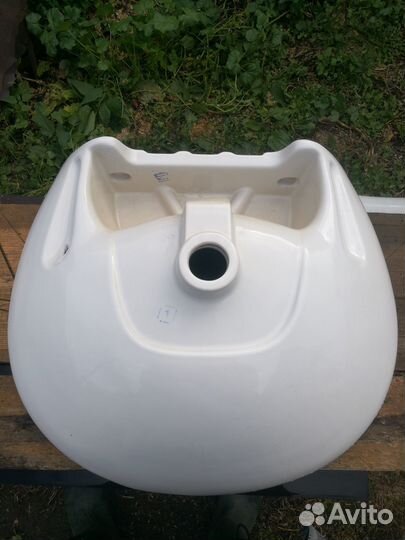 Раковина с пьедесталом