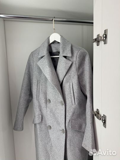 Пальто двубортное женское