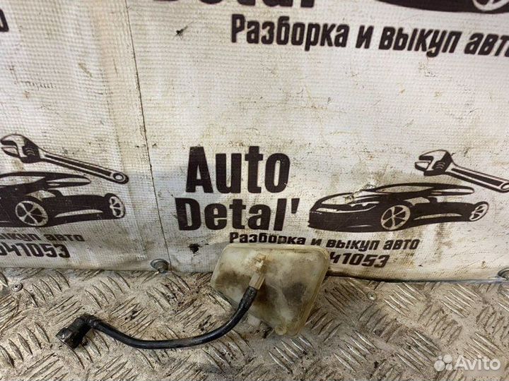 Бачок тормозного цилиндра Ford Focus