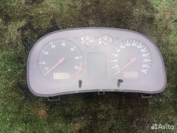 Панель приборов Volkswagen Golf 4 1.6 AKL