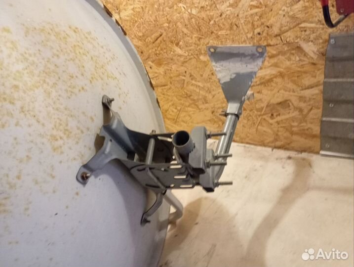 Спутниковая антенна 1.2м