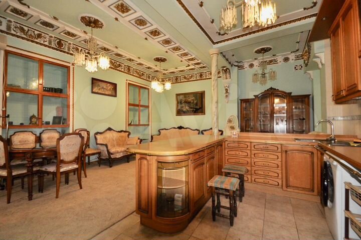 2-к. квартира, 70 м², 1/2 эт.