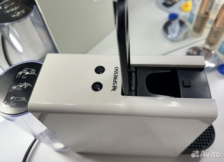 Кофемашина nespresso essenza mini капсульная