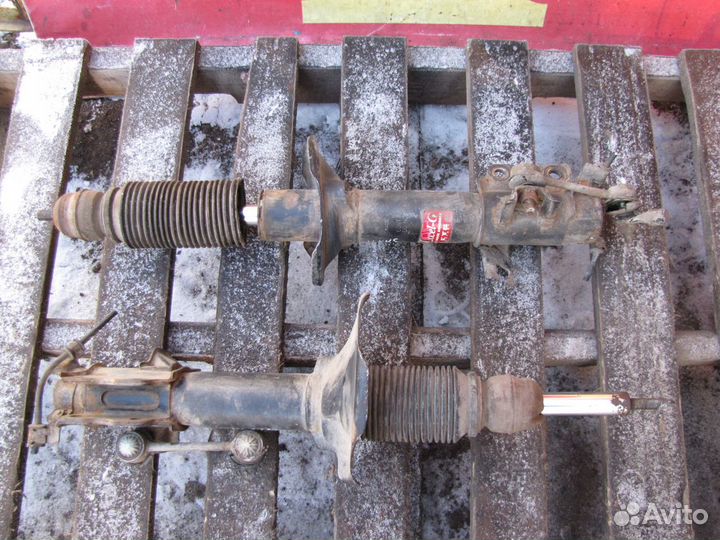 Стойка задняя Nissan Primera P10