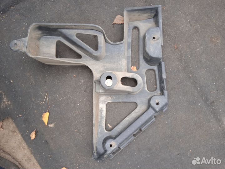 Кронштейн бампера задний левый Renault Megan 2
