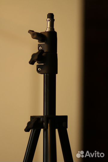 Стойка штатив трипод