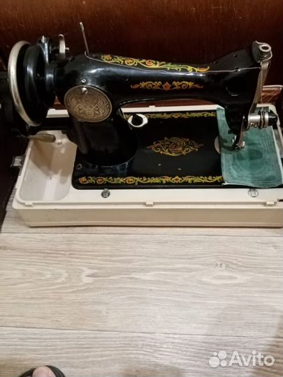 Швейная машина Подольск ручная