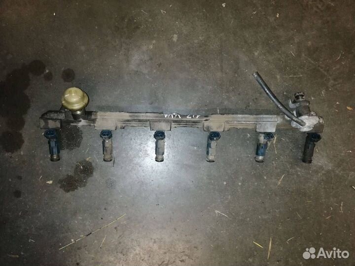 Форсунка топливная Toyota Mark II X100 JZX100