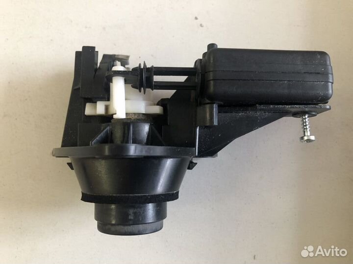 Кнопка открывания багажника Renault Duster