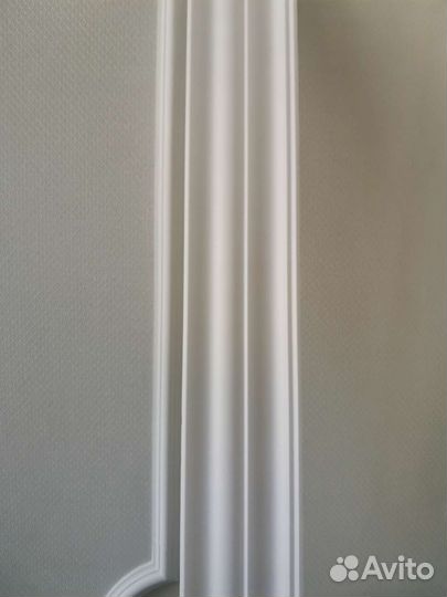 Плинтус потолочный