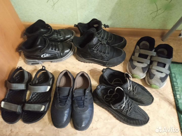6 пар обуви