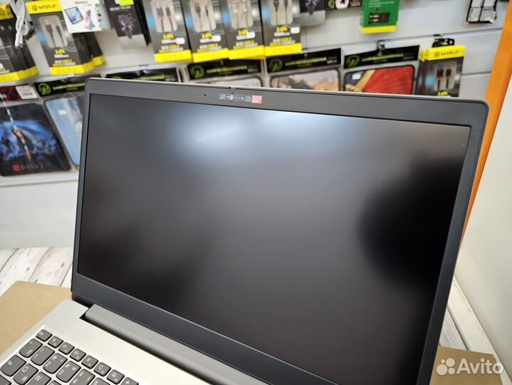 Новый ноутбук Lenovo 15.6 IPS\4 ядра\8+256