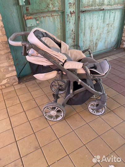 Прогулочная коляска 2 в 1