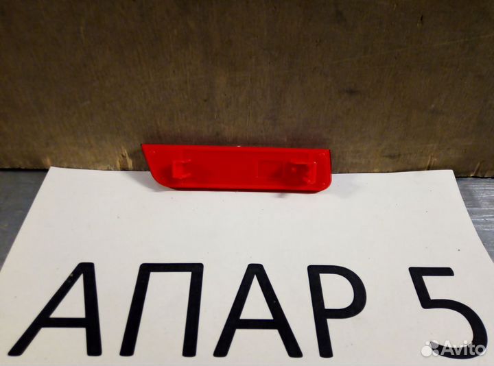 Отражатель правый Renault Duster 1 2011