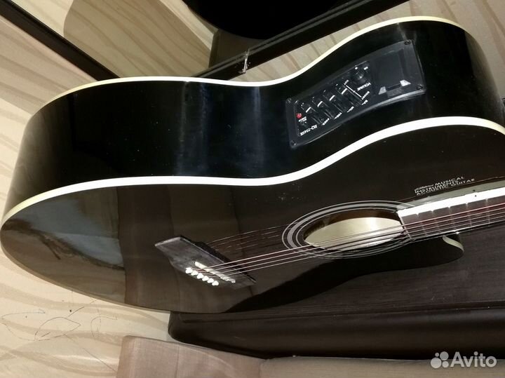 Электроакустическая гитара
