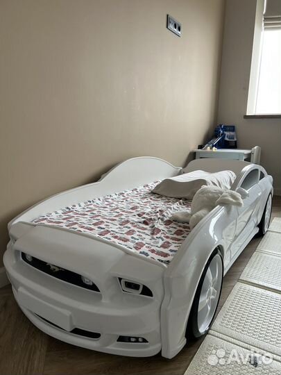 Детская кровать машина с матрасом