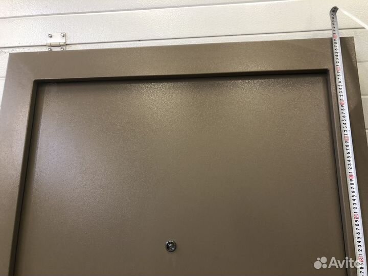 Дверь входная металлическая