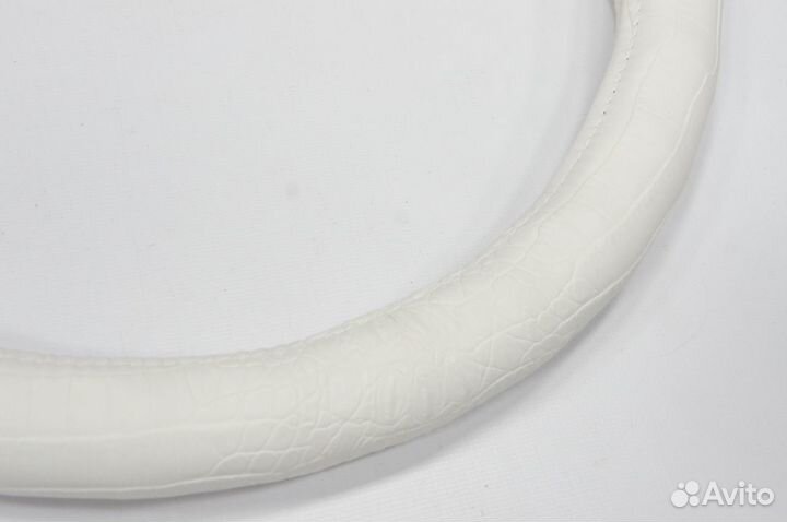 Оплетка руля М белая крокодил